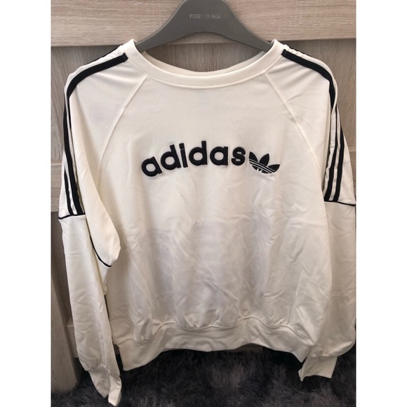 White adidas 2 piece set - Picture 4 of 8